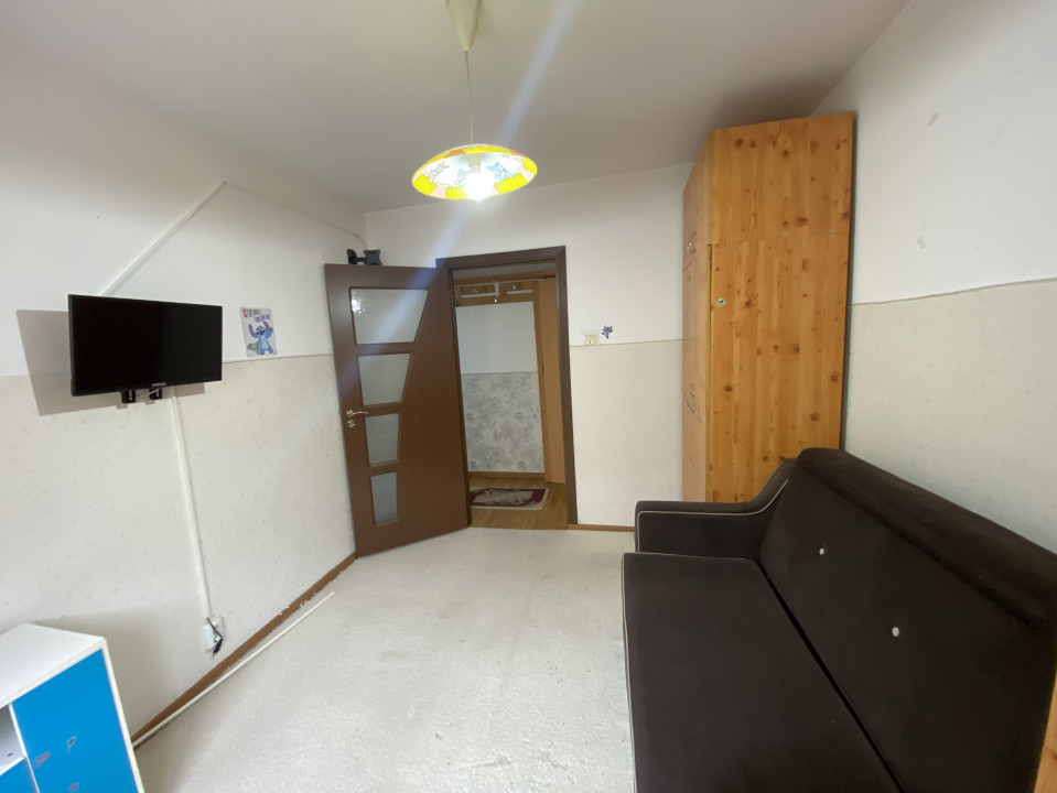 Apartament 2 camere decomandat cu loc de parcare si balcon, zona Astra