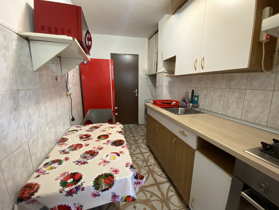 Apartament 2 camere decomandat cu loc de parcare si balcon, zona Astra