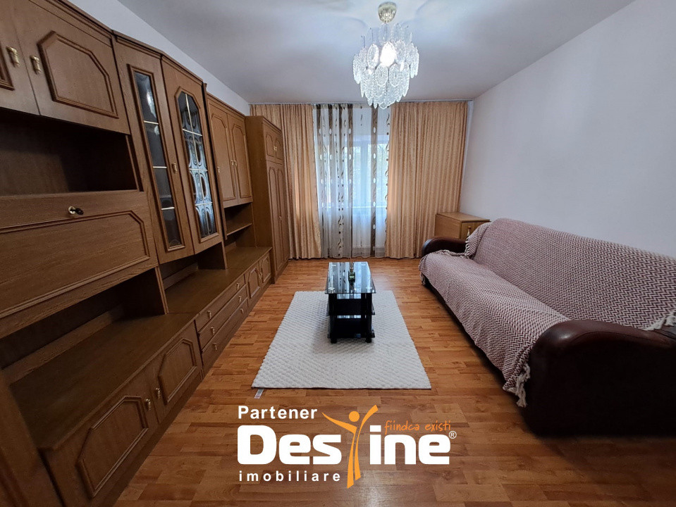 Apartament de inchiriat 2 camere, decomandat , Nicolina, 400 EURO