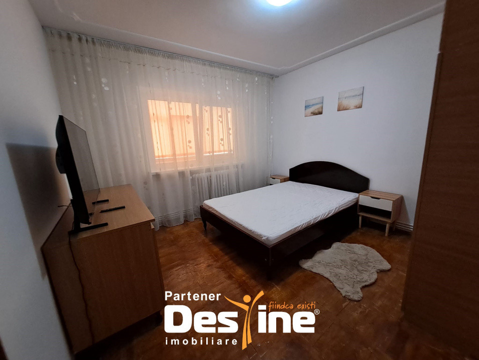 Apartament de inchiriat 2 camere, decomandat , Nicolina, 400 EURO