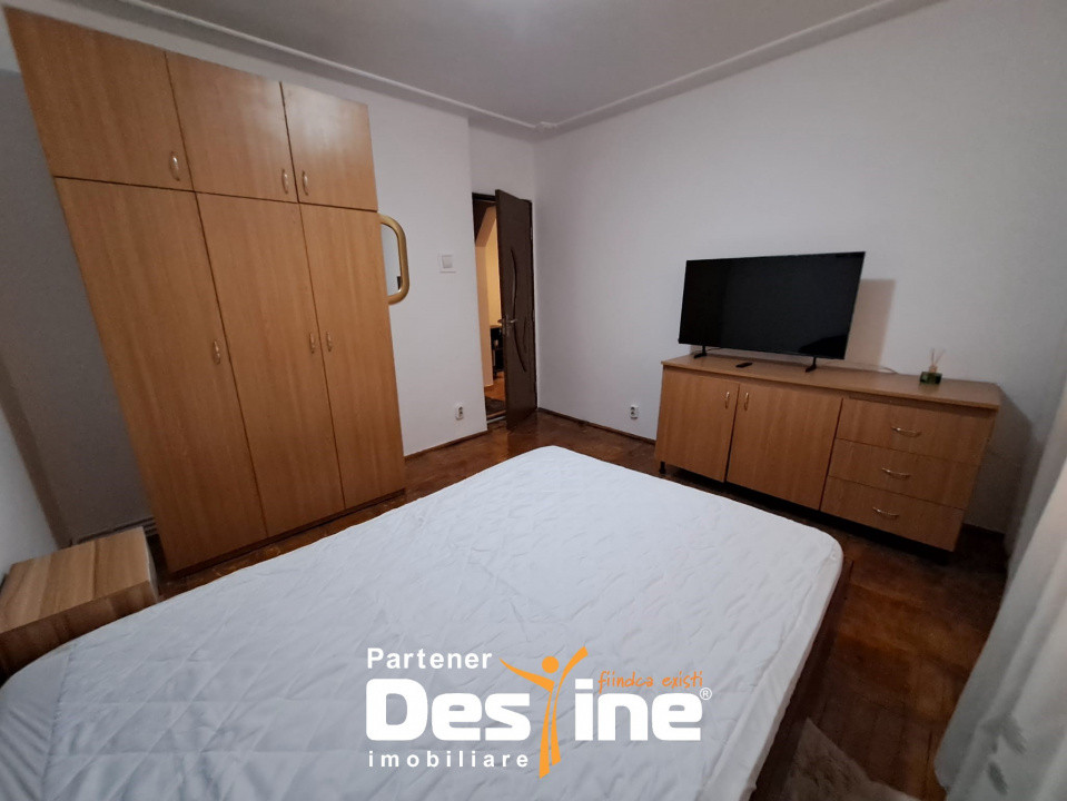 Apartament de inchiriat 2 camere, decomandat , Nicolina, 400 EURO