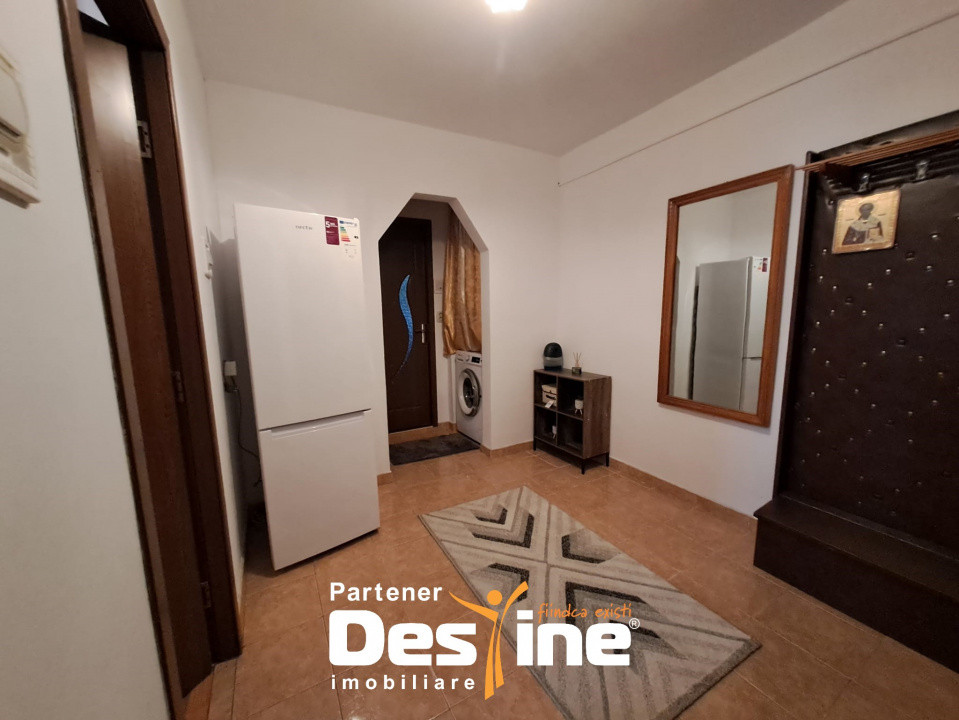 Apartament de inchiriat 2 camere, decomandat , Nicolina, 400 EURO