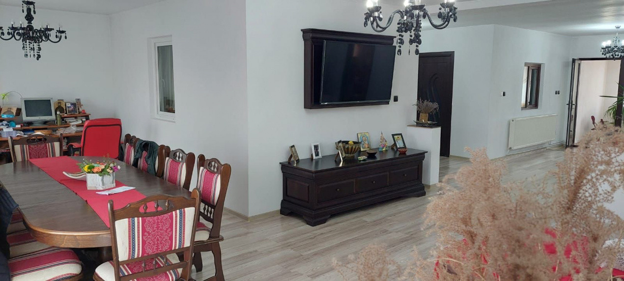 Investiție profitabilă Calafat, spații + apartamente + teren 1000 mp