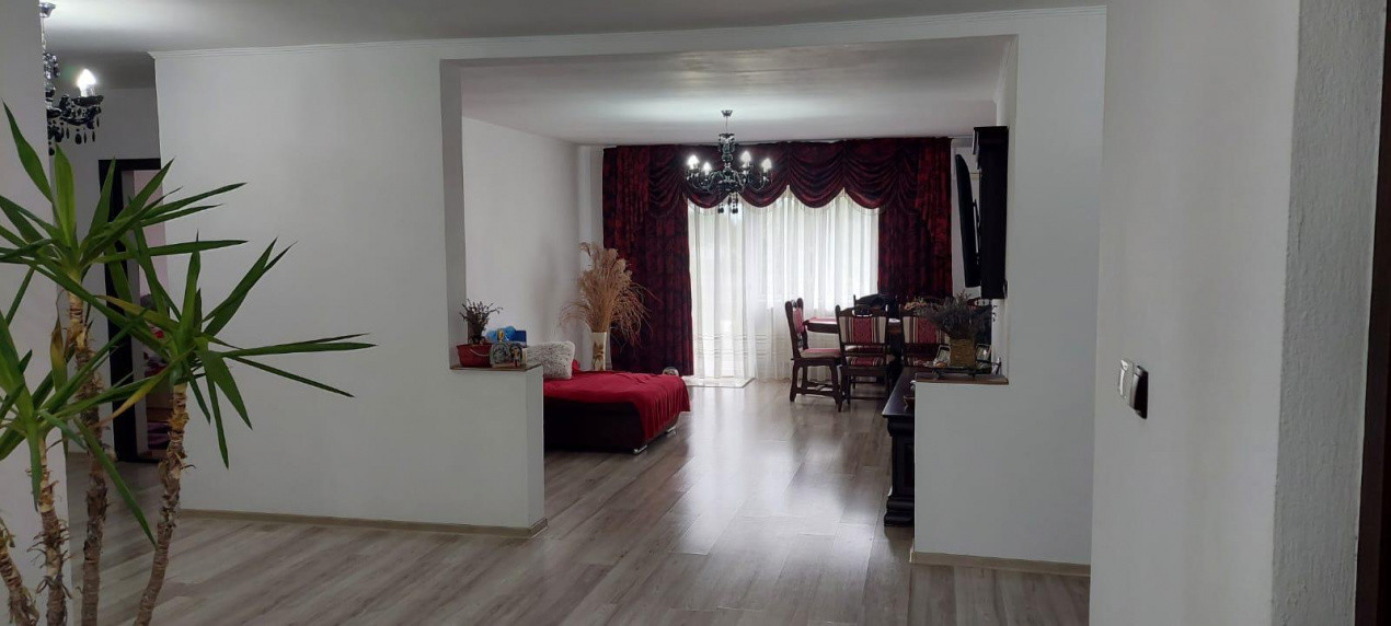 Investiție profitabilă Calafat, spații + apartamente + teren 1000 mp