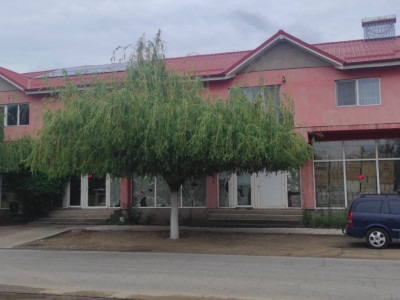 Investiție profitabilă Calafat, spații + apartamente + teren 1000 mp