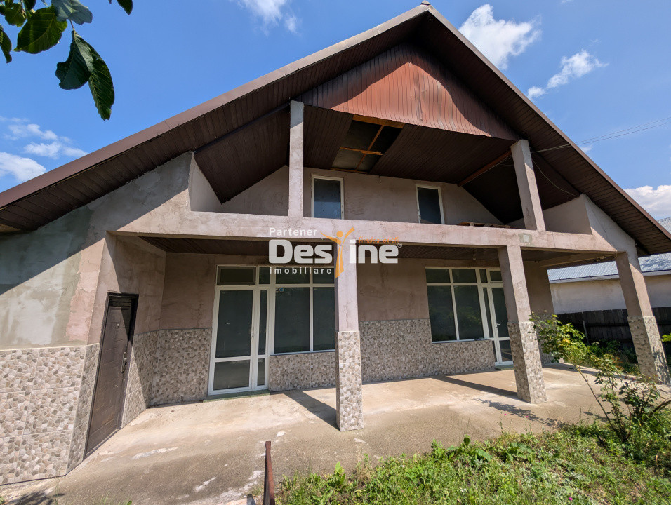 Casă 170 mp + 2400 mp teren, curte cu IAZ cu potențial comercial, asfalt - Osoi