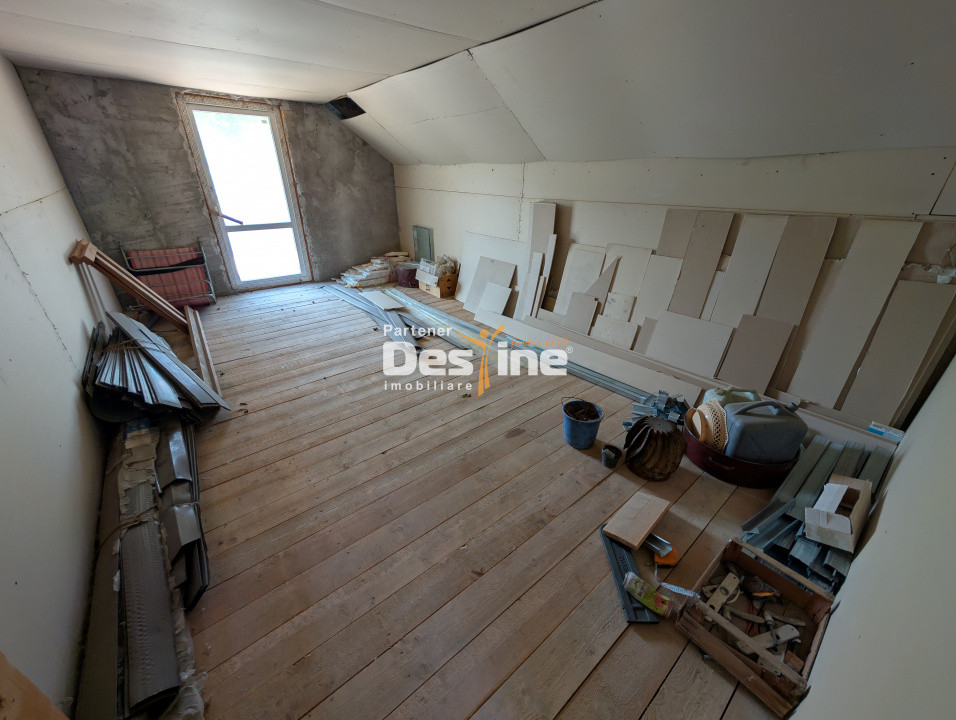 Casă 170 mp + 2400 mp teren, curte cu IAZ cu potențial comercial, asfalt - Osoi