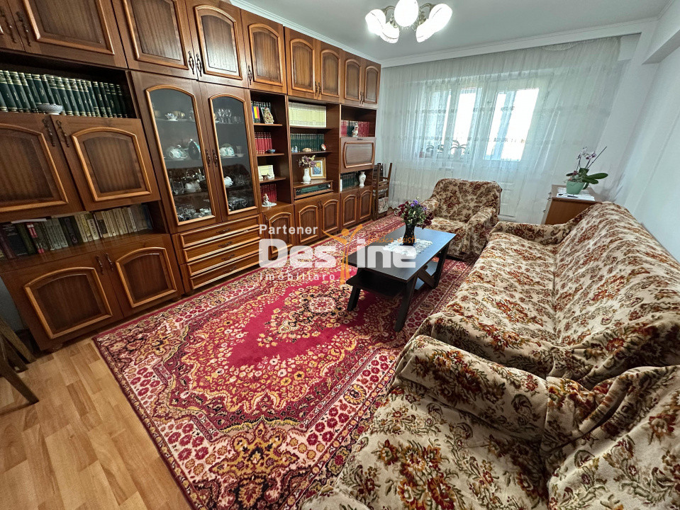 Apartament mobilat și utilat, 3 camere, 70 mp, lift nou – zona Primăriei Pașcani