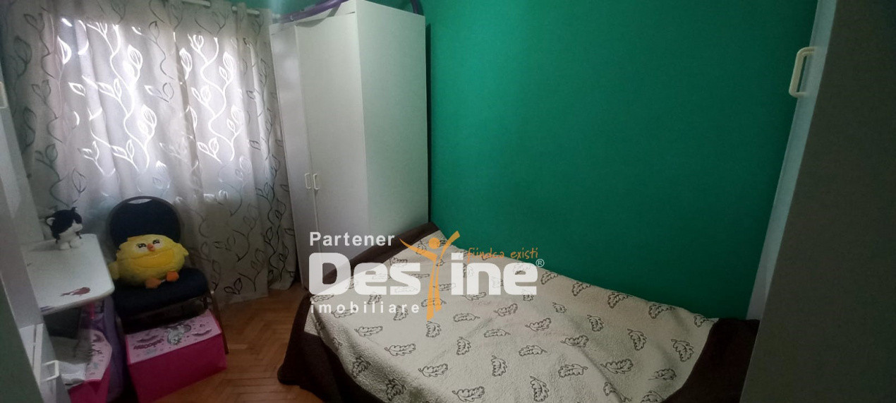Apartament 3 camere, decomandat , Alexandru cel Bun 
