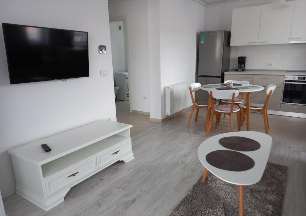 Studio etajul 1 cu balcon si loc de parcare, vis a vis mall Coresi Kasper