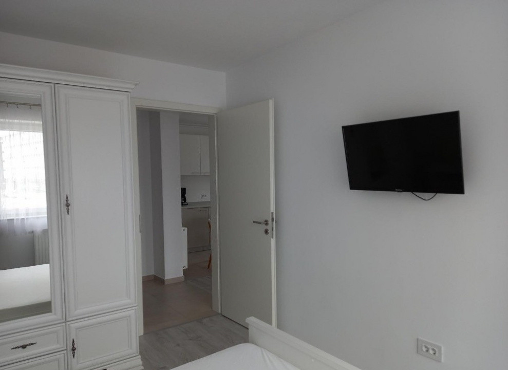 Studio etajul 1 cu balcon si loc de parcare, vis a vis mall Coresi Kasper