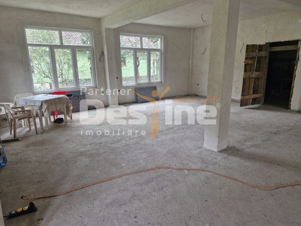 Casă frumoasă - zonă liniștită