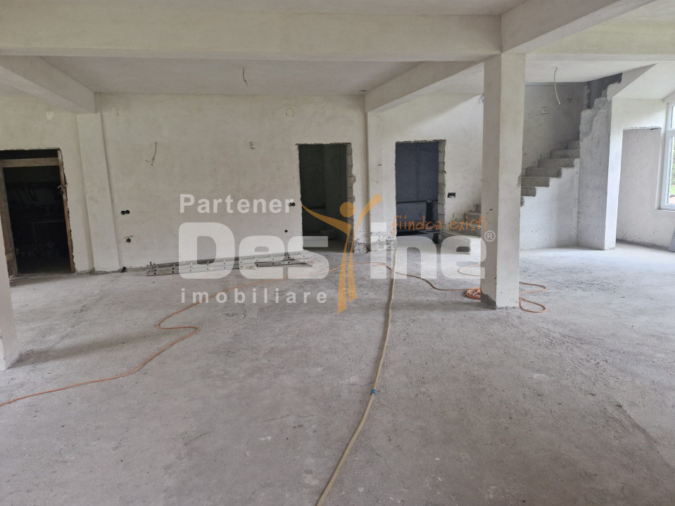 Casă frumoasă - zonă liniștită