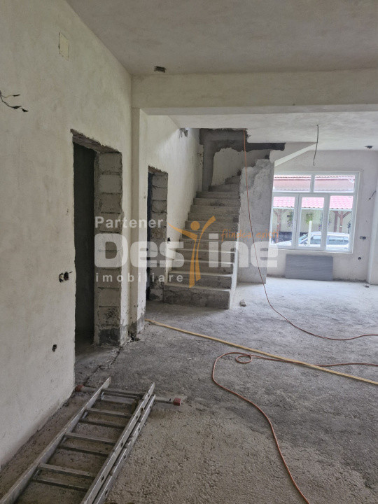 Casă frumoasă - zonă liniștită