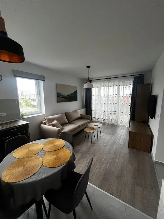 Studio 48 mp cu balcon,  boxa si loc de parcare, in complexul Kasper Coresi