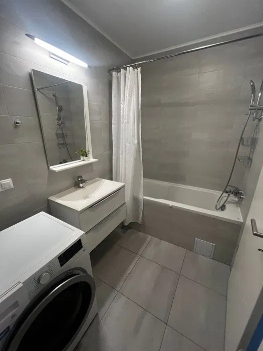 Studio 48 mp cu balcon,  boxa si loc de parcare, in complexul Kasper Coresi