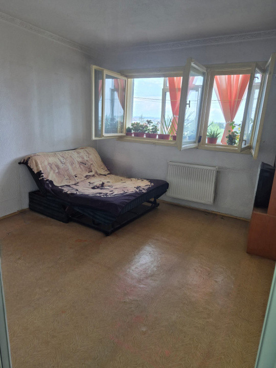 Apartament 2 camere, decomandat, zona de vest