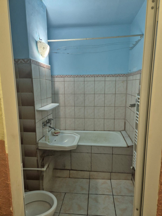 Apartament 2 camere, decomandat, zona de vest
