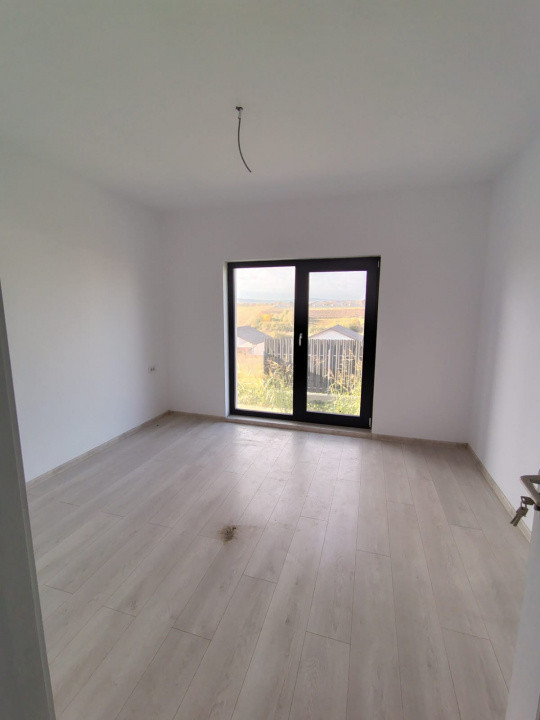 Vorovesti-Casa individuala cu 4 camere, plan parter 