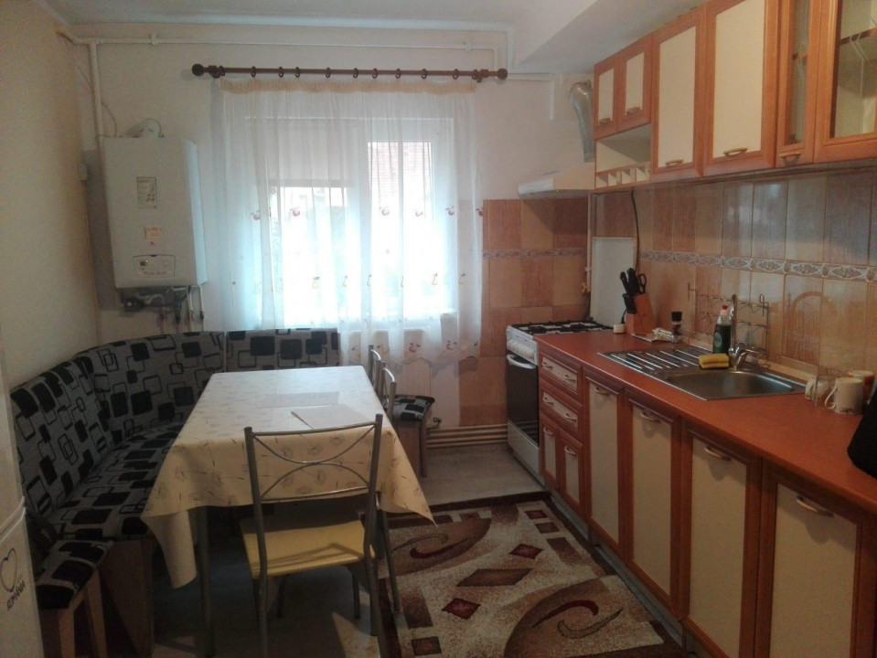 Apartament cu 3 camere 65 mp, loc de parcare si boxa, situat in Craiter