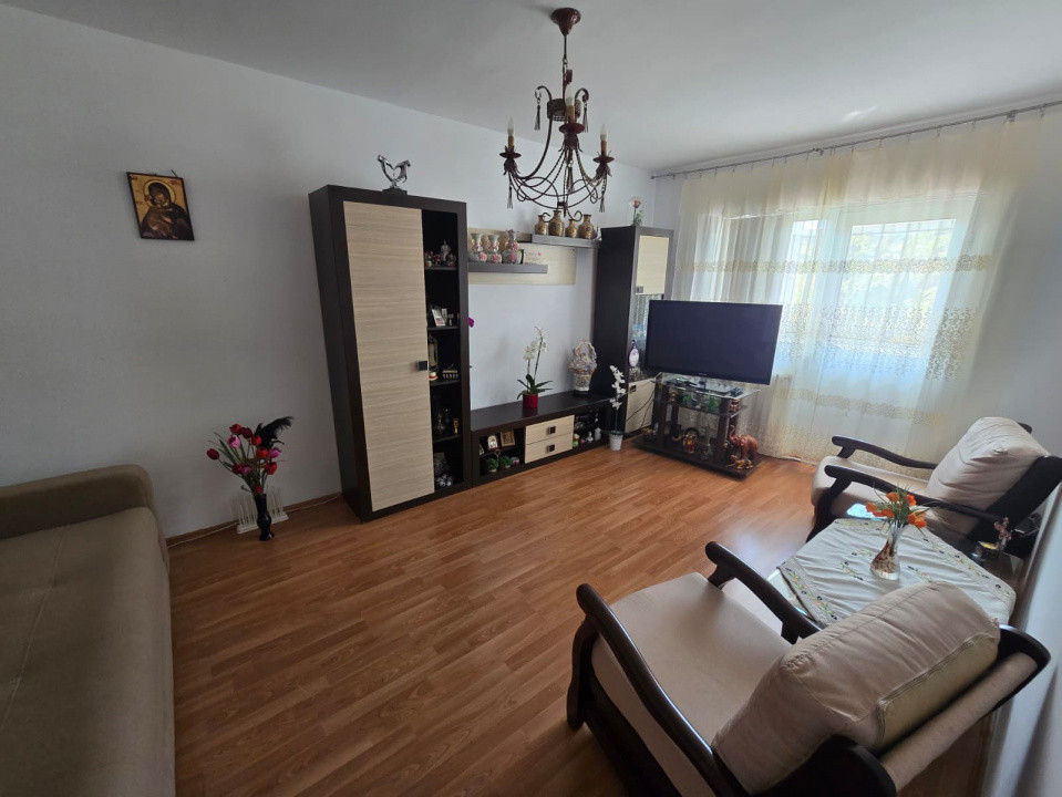 Targu Cucu- Apartament 3 camere decomandat