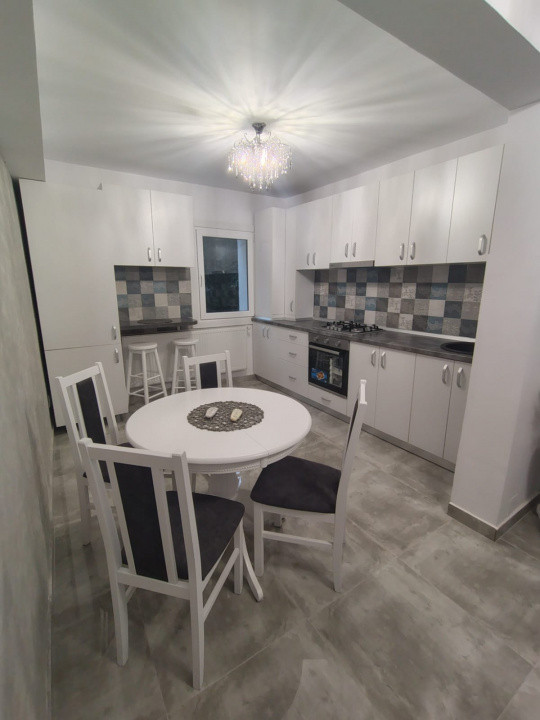 Apartament 2 camere etaj 1, renovat- Dacia 