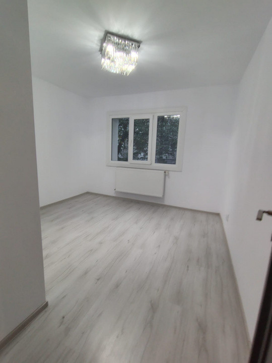 Apartament 2 camere etaj 1, renovat- Dacia 