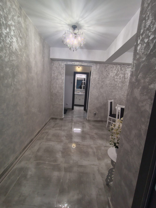 Apartament 2 camere etaj 1, renovat- Dacia 