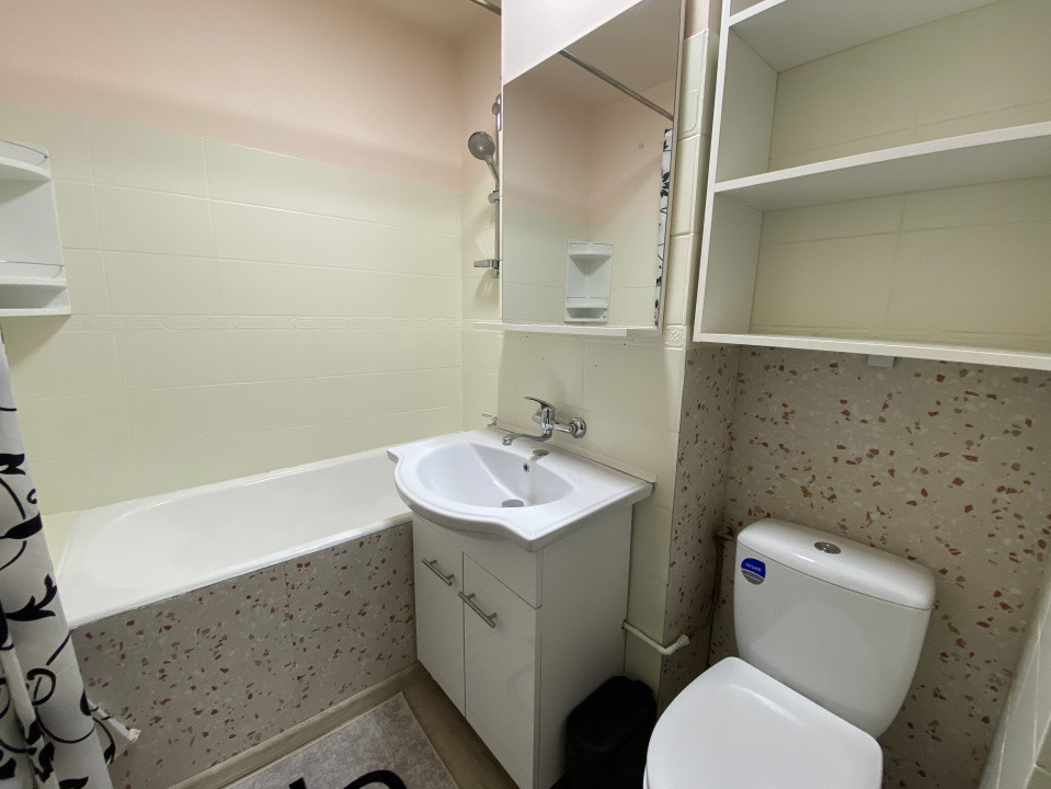 Garsoniera 30 mp, etaj intermediar, renovata, situata aproape de mall Coresi