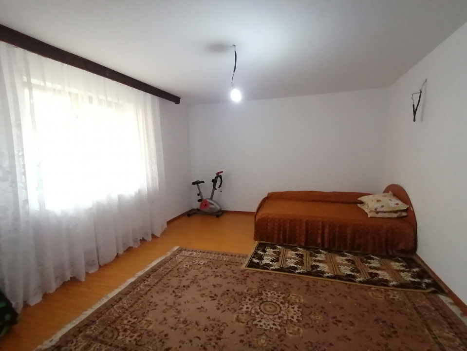 Proprietate alcătuită din imobil și teren generos,Comarnic 