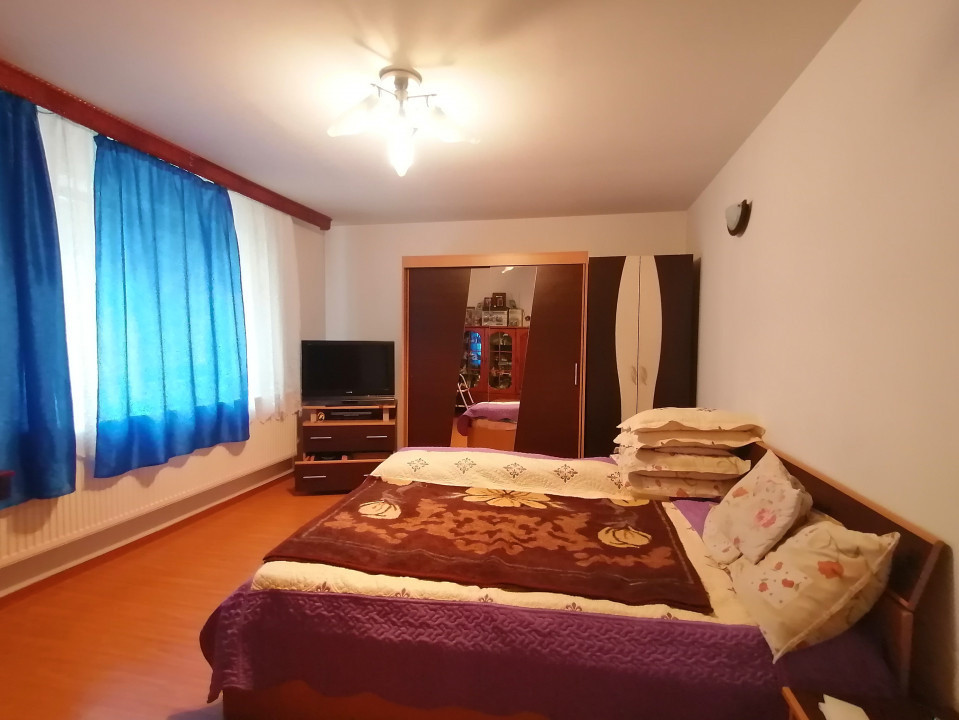 Proprietate alcătuită din imobil și teren generos,Comarnic 