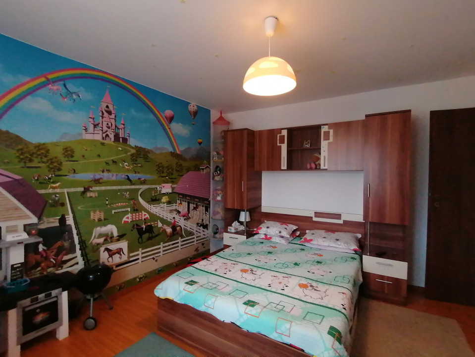 Proprietate alcătuită din imobil și teren generos,Comarnic 