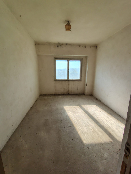 Tibanesti- Apartament cu 3 camere, 2 bai, etajul 3 