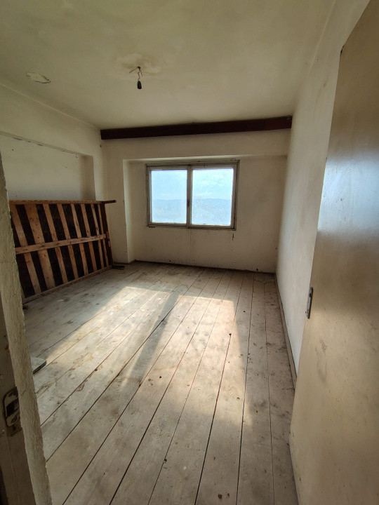 Tibanesti- Apartament cu 3 camere, 2 bai, etajul 3 
