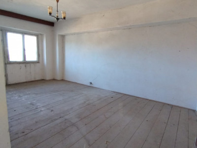Tibanesti- Apartament cu 3 camere, 2 bai, etajul 3 