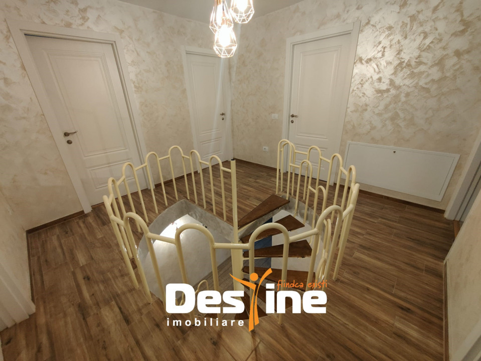 Casă individuală stil grecesc cu 5 camere S+P+1+pod, 200 mp + teren Valea Adanca