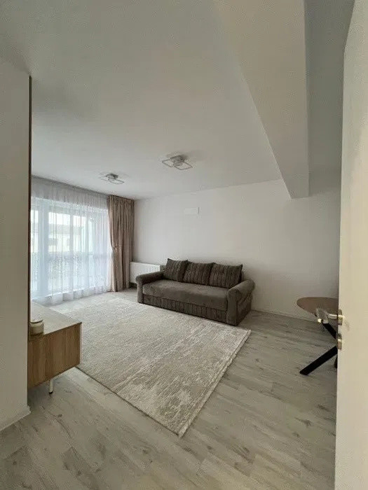 Apartament 2 camere decomandat 64 mp, loc de parcare si balcon, zona Tractorul 