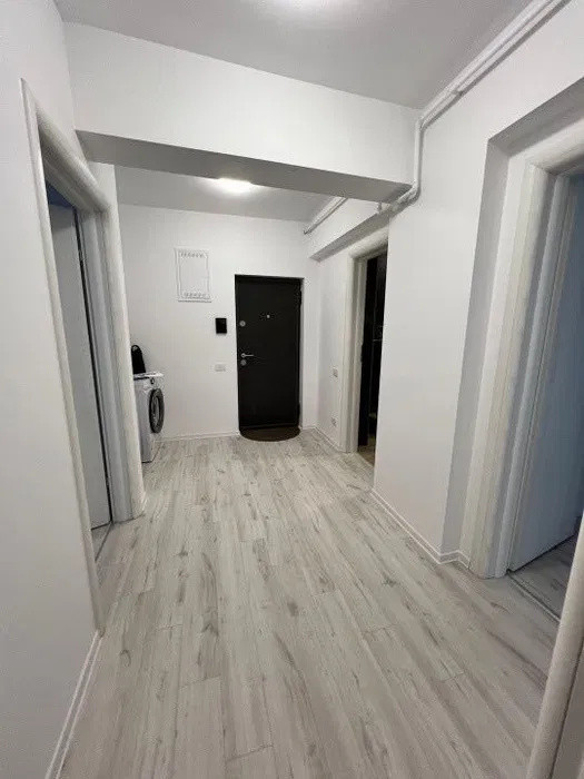 Apartament 2 camere decomandat 64 mp, loc de parcare si balcon, zona Tractorul 