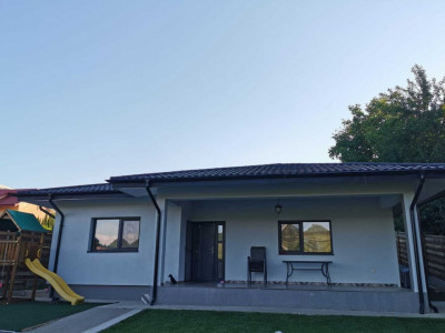 Casa parter, 4 camere, 2 bai, mobilata cu 450 mp teren  in zona Valea Lupului