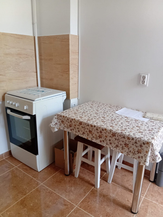 Apartament 2 camere recent renovat, 54 mp, situat la parter in cartierul Astra 