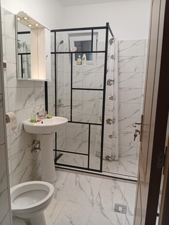 Apartament 2 camere recent renovat, 54 mp, situat la parter in cartierul Astra 