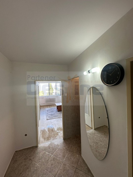 Apartament 1 camera decomandat - Podu Ros - Piata Nicolina / Etaj 5