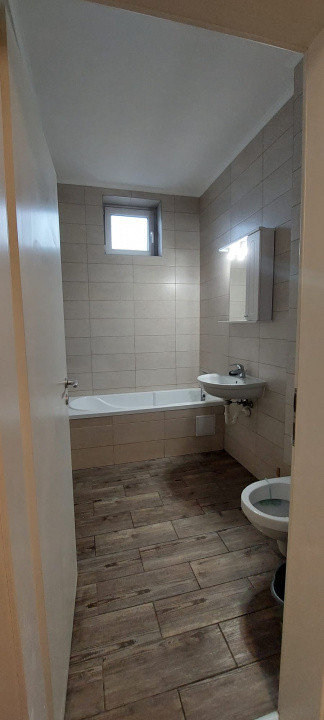 Garsoniera  decomandata 40 mp, demisol inalt, situata in Avantgarden 3