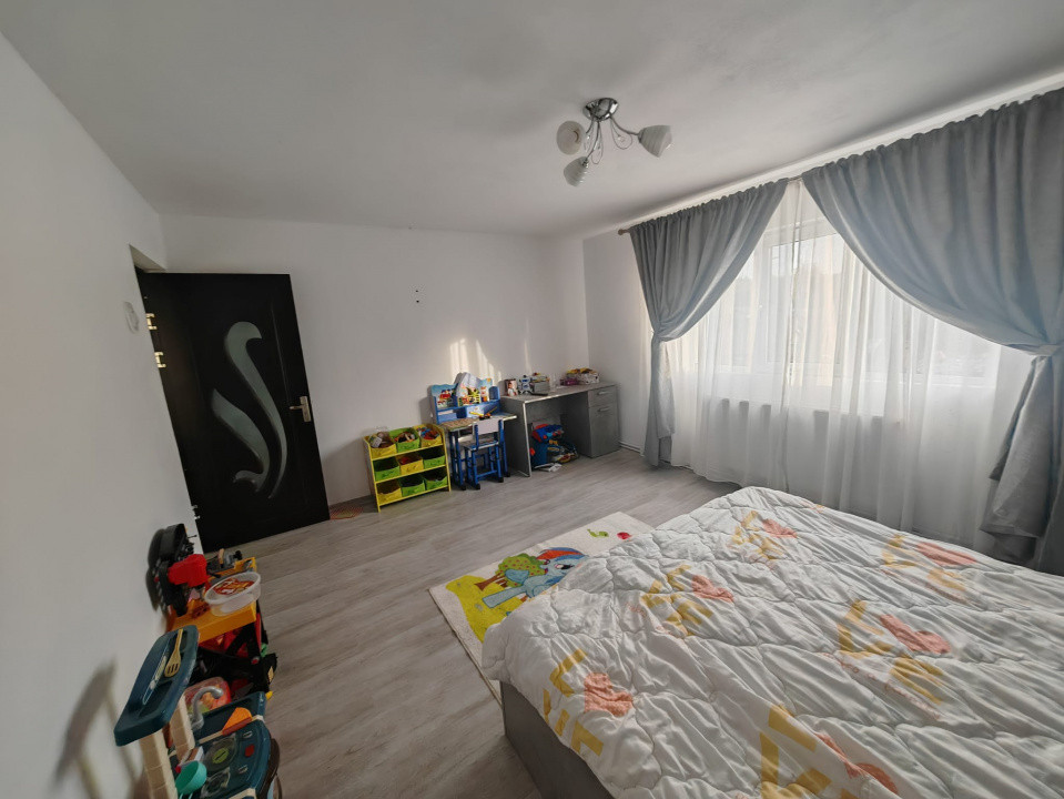 Constructie S+P+1E+M si teren generos 2014 mp, I.L. Caragiale, Dambovita