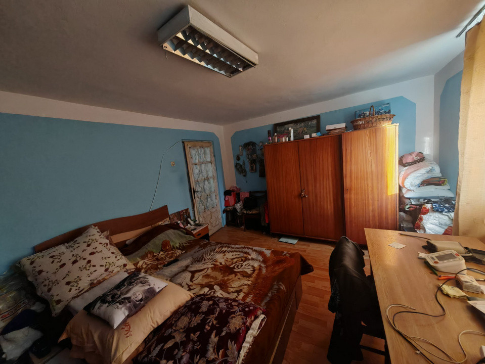 Constructie S+P+1E+M si teren generos 2014 mp, I.L. Caragiale, Dambovita