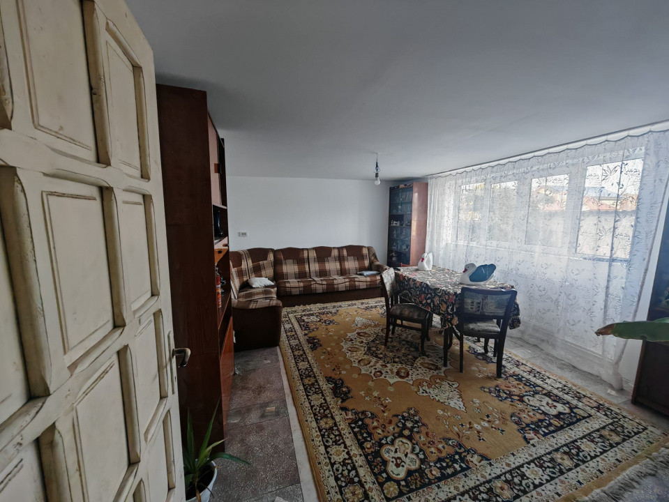 Constructie S+P+1E+M si teren generos 2014 mp, I.L. Caragiale, Dambovita