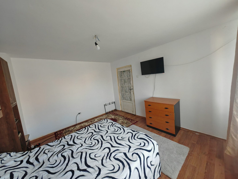 Constructie S+P+1E+M si teren generos 2014 mp, I.L. Caragiale, Dambovita