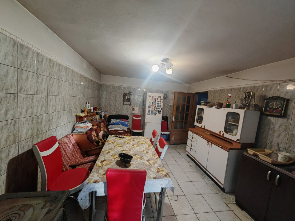 Constructie S+P+1E+M si teren generos 2014 mp, I.L. Caragiale, Dambovita