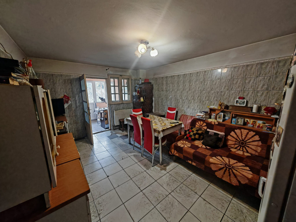 Constructie S+P+1E+M si teren generos 2014 mp, I.L. Caragiale, Dambovita