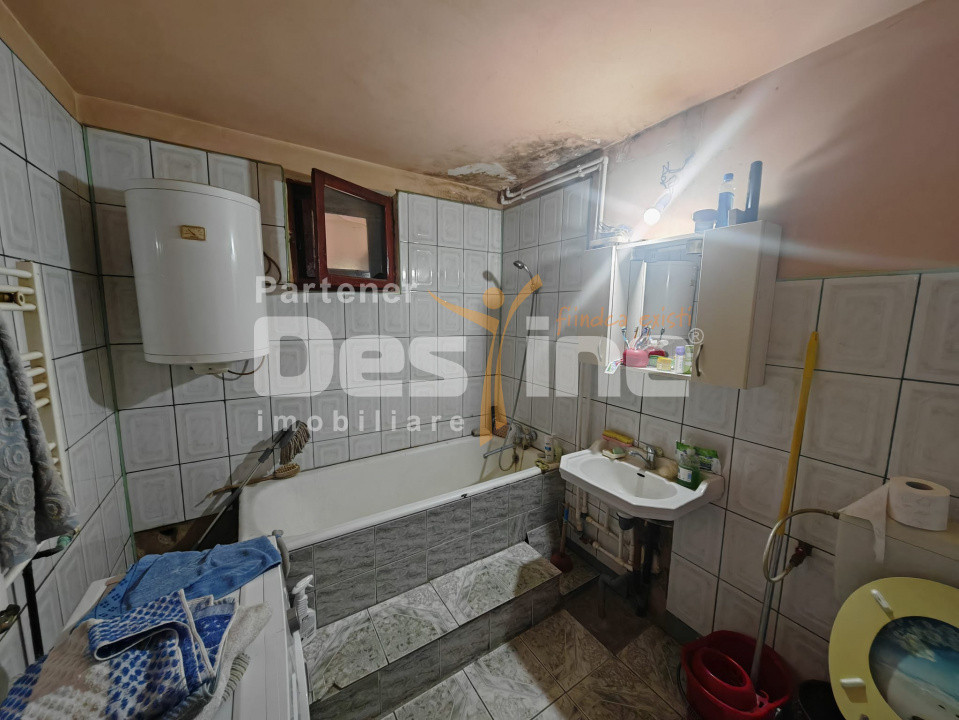 Constructie S+P+1E+M si teren 2000 mp, I.L. Caragiale, Dambovita